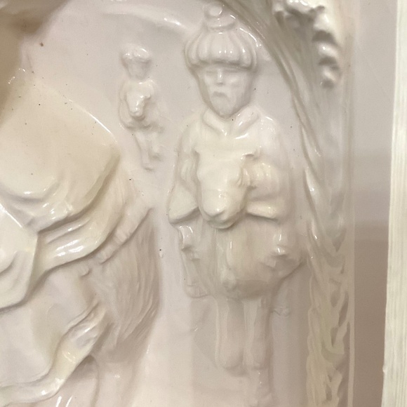 Vintage Nativity Scene Magi Wise Men Bookend with Bible Sculpture - Picture 4 of 16